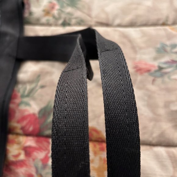 Classic Hailey Tote NWOT Crinkle Patent LeSportsac - Picture 3 of 10